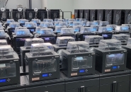 Flashforge “Veteran” Drives the Rise of a North American 3D Printing Farm: From Garage Startup to a Daily Output of 2,000 Parts