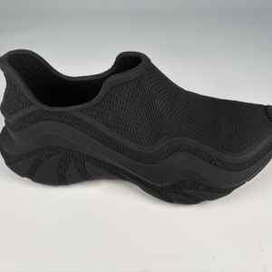 The plan is to deploy 2,000 3D printers for footwear research and production. Xinbochuan PEBA and other super elastic materials have been selling well.